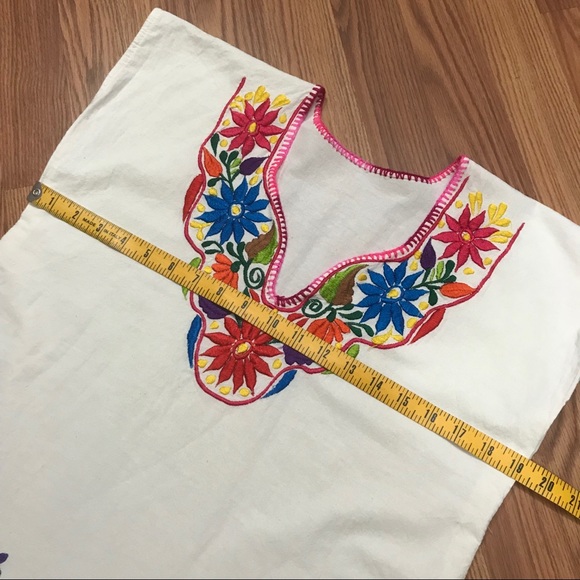 Gorgeous Vintage Mexican Embroidered Top - Picture 8 of 8